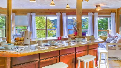 Hoodsport Apartment | Hoodsport Memory - Beach View, Oysters & Near Olympic Forest