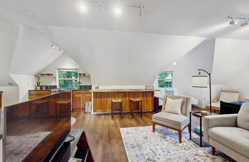 Rollingbay Hotel | Horsefeathers Farm Studio