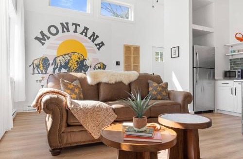 Livingston House | Hot Tub 4 Baths 4 Bedrooms Montana Themed Bikes