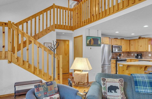 Sunriver House | Hot tub, AC, Family Friendly, great location!