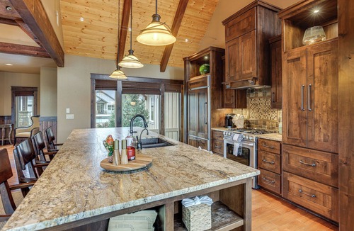 Three Rivers House | Hot Tub & Dock: Deschutes River All-Season Retreat