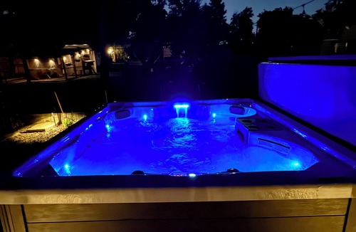 Barths House | Hot Tub, Fire Pit & Outdoor Game Room | Red Rocks