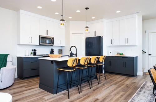 Cascade House | Hot Tub + Fireplace Near Tamarack | Sleeps 9
