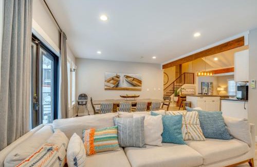 Chelan House | Hot Tub & Game Room! Chelan Getaway, Walk to Dtwn