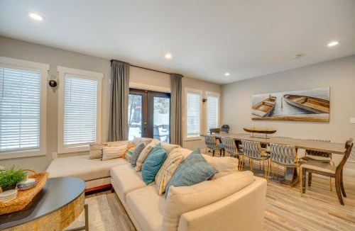 Chelan House | Hot Tub & Game Room! Chelan Getaway, Walk to Dtwn