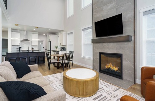Post Falls House | Hot Tub + Golf Course Fenced Yard New Modern Home