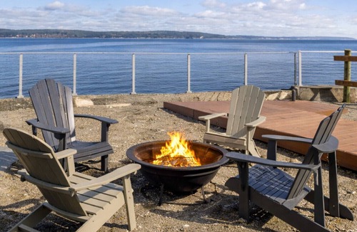 Greenbank House | Hot Tub I Whale Watch I King Bed I Dogs OK