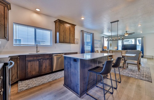 Sweetwater House | Hot Tub & Ideal Beach Access