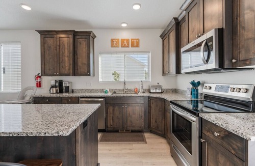 Sweetwater House | Hot Tub, Ideal Beach Resort, Sleeps 22, Pet Friendly, Game Room!