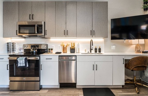 Boise Apartment | Hot Tub, King Bed, Coffee Bar, Balcony