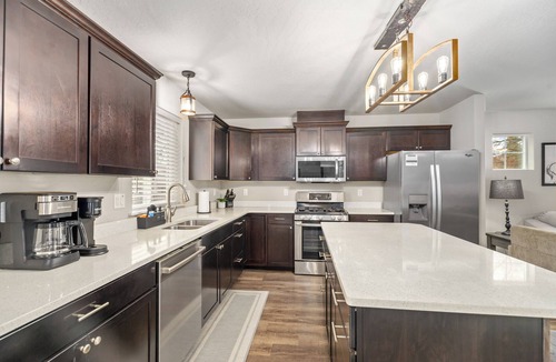 Coeur d'Alene House | Hot Tub & Midtown Modern - Construction Special