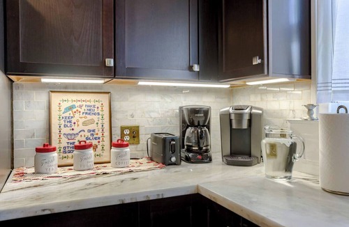 Downtown Omaha House | Hot Tub | Midtown Omaha | Fire Pit | Close to Zoo