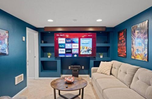 Spokane House | Hot Tub Movie Nights Ultimate Chill House