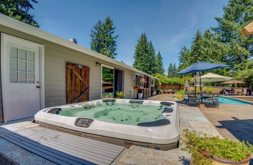 University Place House | Hot Tub + Sauna: Home 8 Mi to Downtown Tacoma!