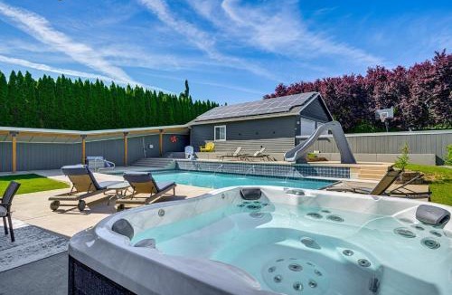 Gleed House | Hot Tub & Seasonal Pool: Remarkable Yakima Getaway
