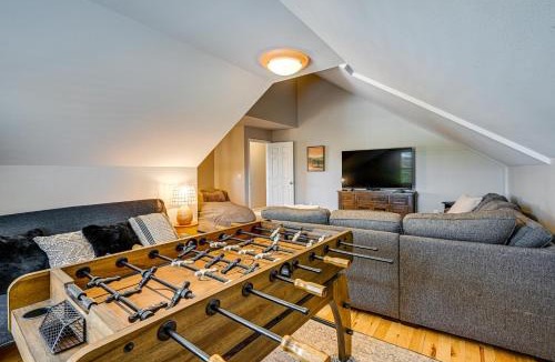 Gleed House | Hot Tub & Seasonal Pool: Remarkable Yakima Getaway