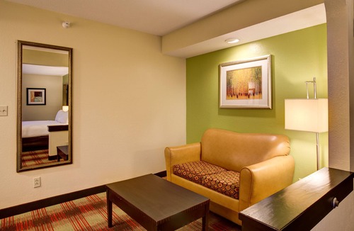 The Gate Hotel | Hotel Avyan