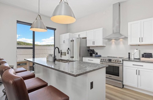 Silverthorne Hotel | Hotel Indigo Silverthorne by IHG