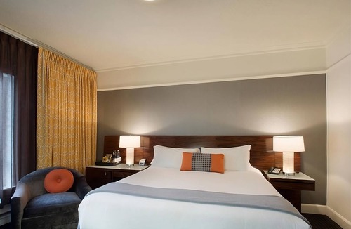 Downtown Portland Hotel | Hotel Lucia | Deluxe King | Kennerly Photos, Coffee Bar, Walk to River