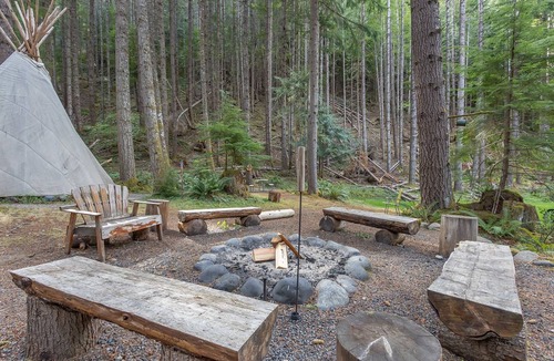Enumclaw House | House ∙ 3 bedrooms ∙ 6 guests