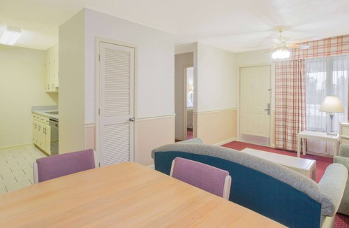 Dothan Hotel | Howard Johnson by Wyndham Dothan