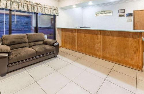 Roseburg Hotel | Howard Johnson by Wyndham Roseburg