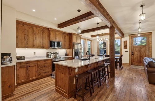 Island Park Cabin | Huckleberry Ridge | Sleeps 24, Mins Yellowstone, Hot Tub, Fire Pit!