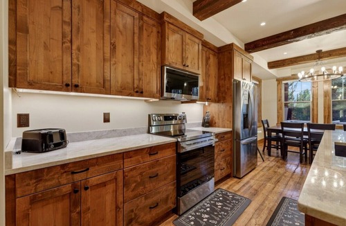 Island Park Cabin | Huckleberry Ridge | Sleeps 24, Mins Yellowstone, Hot Tub, Fire Pit!