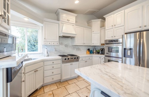 Granite House | Huge 4,000 Sq Ft Basecamp: Walk to Bell Canyon