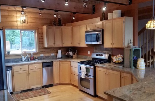 Loon Lake Cabin | HUGE Family Cabin - on 20 acres