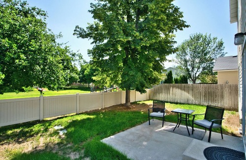 Southwest Ada County Alliance House | Huge Family Home | 5 Room | Sleeps 18 | 3Car Garage | Backs to Park| South Boise