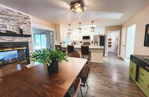 Coeur d'Alene House | Huge Family Home with Multiple Living Areas