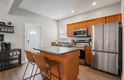Kennedy King House | HUGE Game Room~DT Indy~Spacious Family Retreat