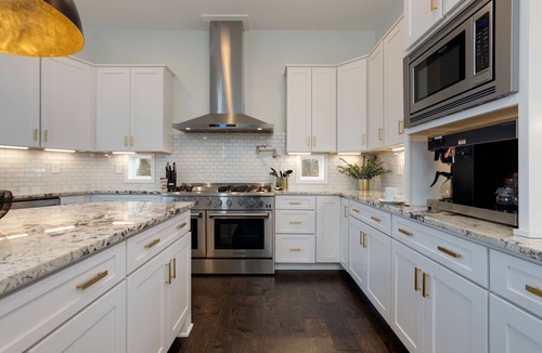 Shelby Hills House | Huge Luxe Home! 11 Beds - Rooftop Fire pit!