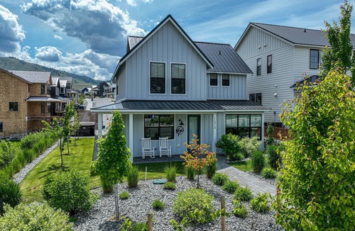 Chelan House | Hummingbird Haven at Chelan Lookout Vacation Rentals