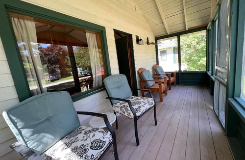 Cedarville Cabin | Huron Cabin - Les Cheneaux Landing
