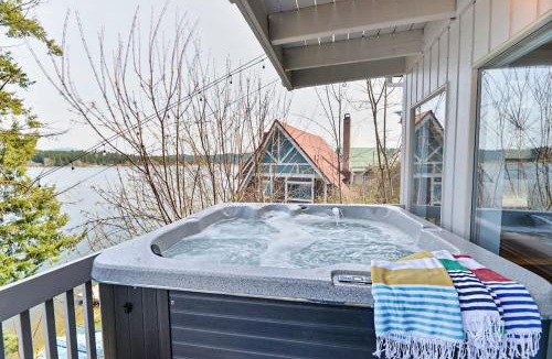 Newman Lake House | Huvila Haven Lake Front Home with Dock and Hot Tub