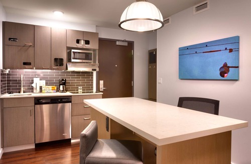 Downtown Portland Hotel | Hyatt House Portland/Downtown