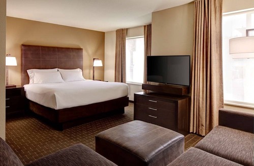 Lake Hills Hotel | Hyatt House Seattle Bellevue