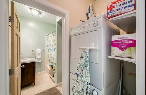 North End House | Hyde Park Family Retreat ~ Dog/Kid Friendly!