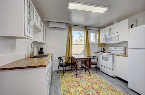 North End Apartment | Hyde Park Hyde Out Apt 4
