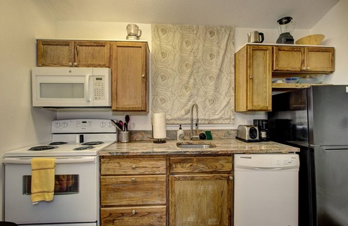 North End Apartment | Hyde Park Hyde Out Apt 5
