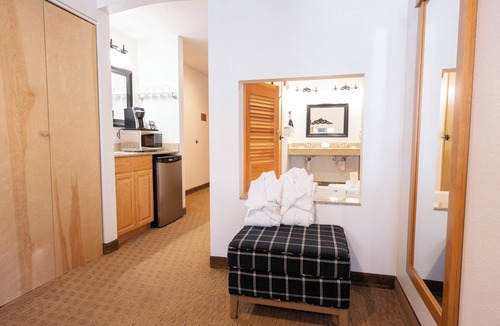 Downtown Leavenworth Hotel | Icicle Village Resort