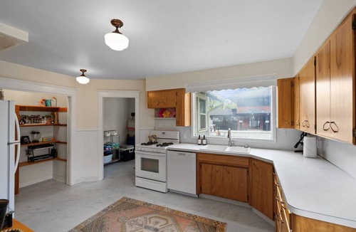 Garden District Apartment | Ida Hygge: A Downtown Craftsman w/Hot Tub+5 BdRms