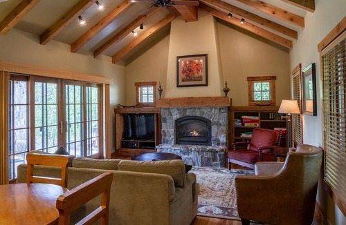 Tamarack Resort Cottage | Ideal 2 BR Cottage | Ski in/Ski Out | Golden Bar