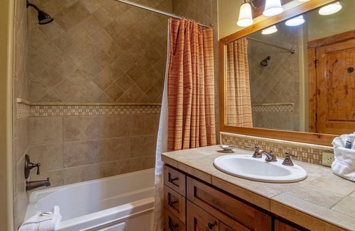 Tamarack Resort Cottage | Ideal 2 BR Cottage | Ski in/Ski Out | Golden Bar