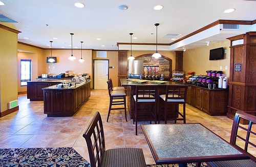West Valley City Condo | Ideal Location! Free Breakfast Buffet. Pool, Hot Tub & Waterslide. Near Salt Palace Convention Center!