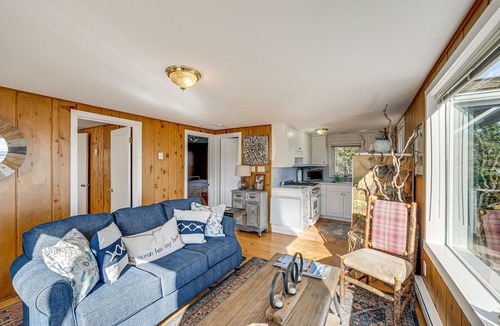 Anacortes Cottage | Idyllic Anacortes Stay: Ocean Views, Walk to Beach