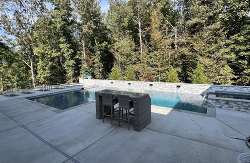 Oxford House | IMMACULATE 5 bedroom home in one of Oxfords most desired neighborhoods w/a pool
