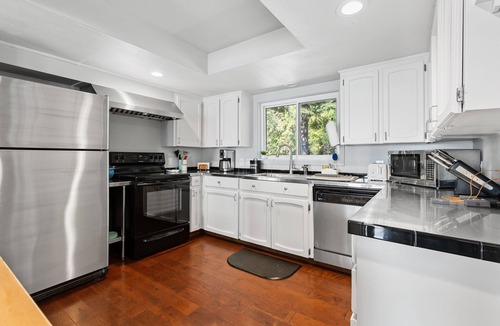 Coeur d'Alene House | Immaculate CDA Lake Views